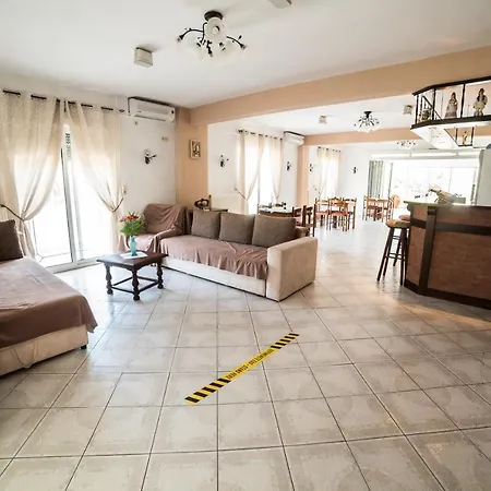 Hotel Fourkos 2*