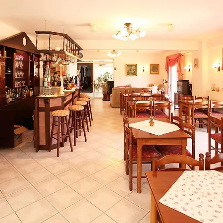 Hotel Fourkos 2*